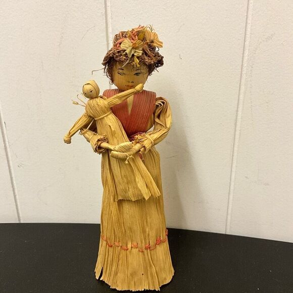 Vintage Handmade 8" Tall Corn Husk Doll Figurine with Child - Picture 1 of 6